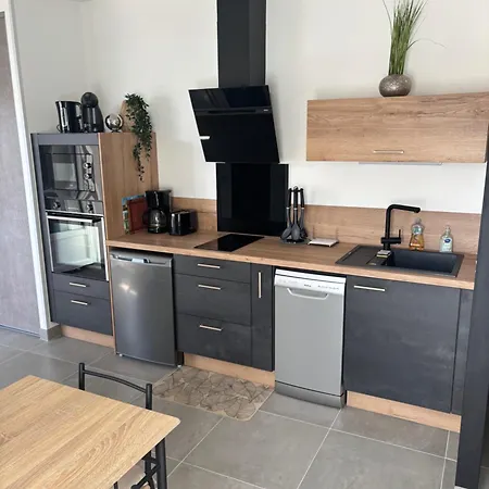 Holiday home T2 Neuf Avec Terrasse Privative Proche Gare