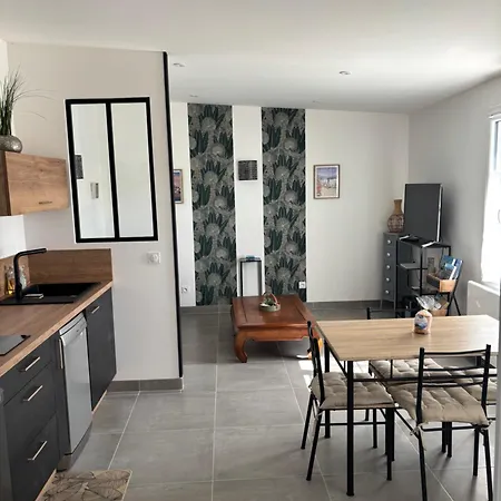 T2 Neuf Avec Terrasse Privative Proche Gare Holiday home Rochefort (Charente-Maritime)