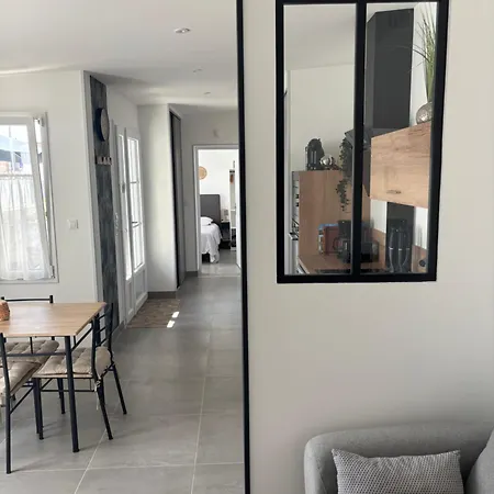 T2 Neuf Avec Terrasse Privative Proche Gare Holiday home Rochefort (Charente-Maritime)