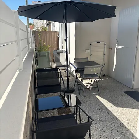 Holiday home T2 Neuf Avec Terrasse Privative Proche Gare Rochefort (Charente-Maritime)